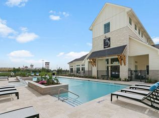 35 West at Champions Circle Apartments, Fort Worth, TX 76177