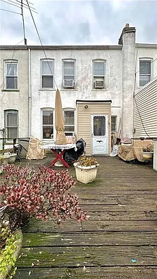 Sold by Remax Real Estate Professionals | media 19