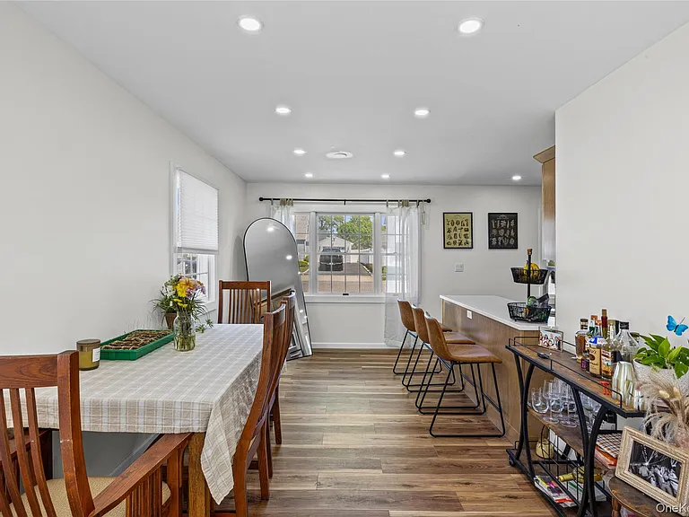 68 Crescent Ln — Photo 11