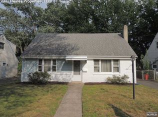 900 Briarcliff Ave, Maywood, NJ 07607