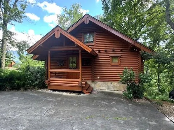 917 Pine Cone Way, Gatlinburg, TN 37738