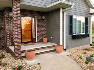 42525 Eagle Ln, Lake Mills, IA 50450