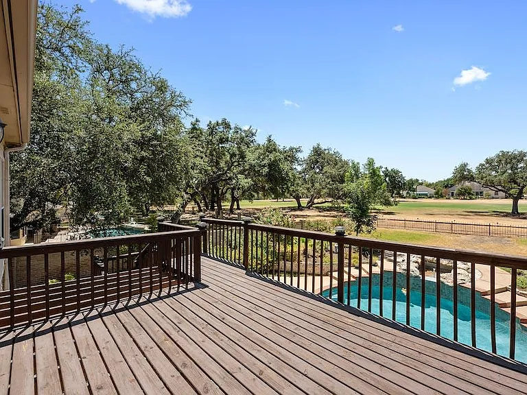 1207 Lakeway Dr — Photo 23