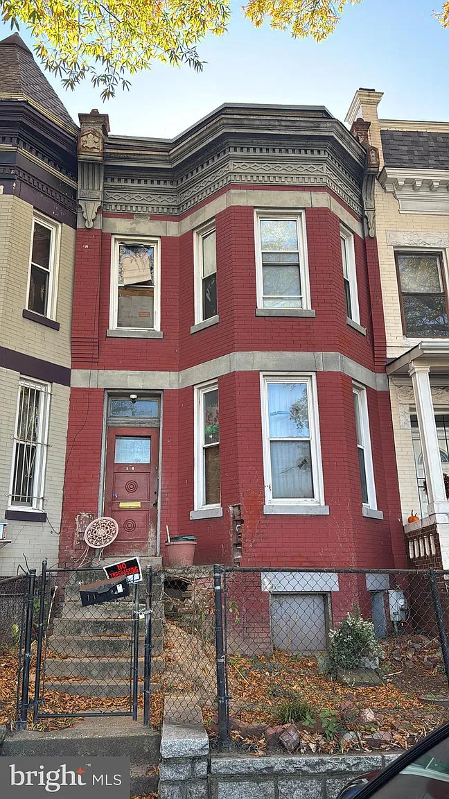11 Rhode Island Ave NE photo 1