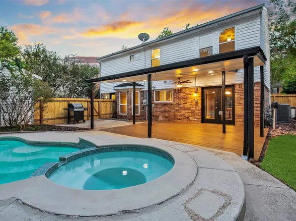 2423 Country Place Dr, Richmond, TX 77406