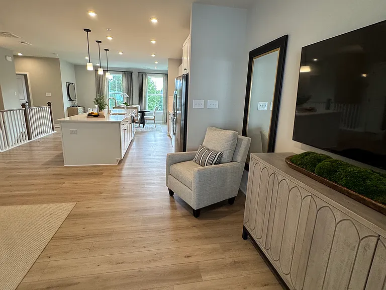 8001 Lake Laurel Ln #B — Photo 9