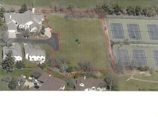 5946 Forest Hills Dr, Maumee, OH 43537