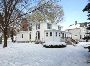205 N 6th St, Beresford, SD 57004