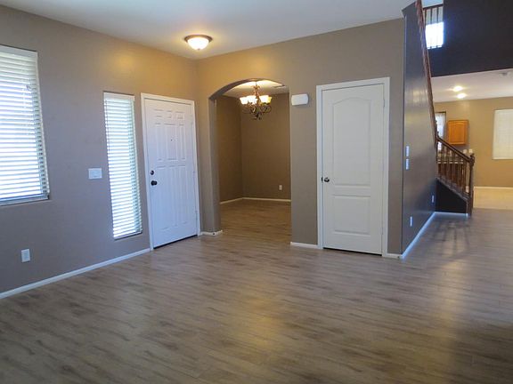 3rd image of 40882 W Robbins Dr