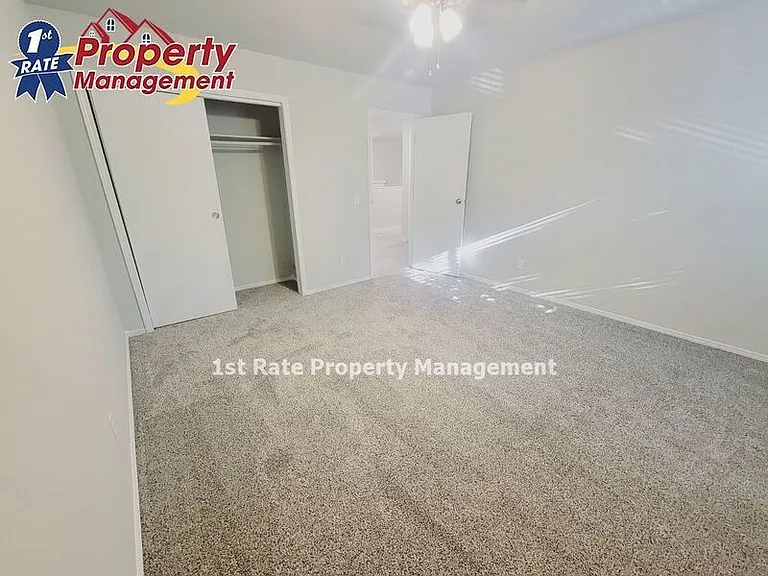4920 W Blodgett Ln #201 — Photo 11