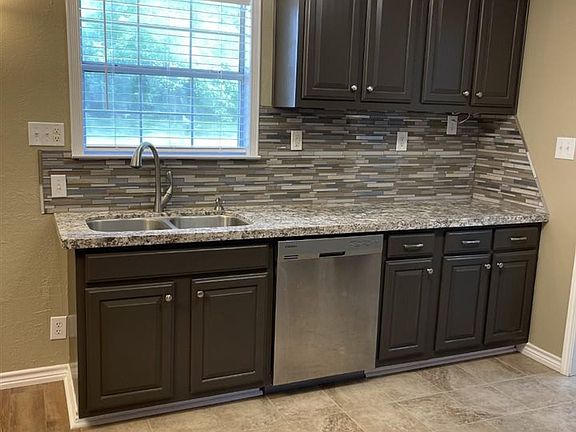 5th image of 8 Greenhill Dr