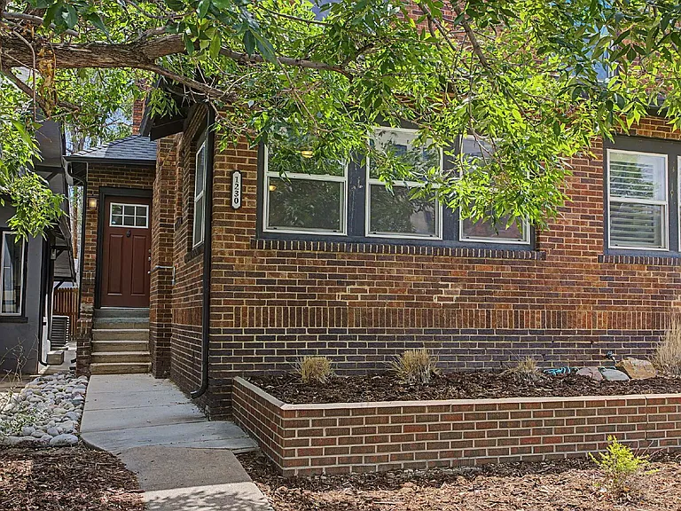 1230 N Logan St — Photo 10