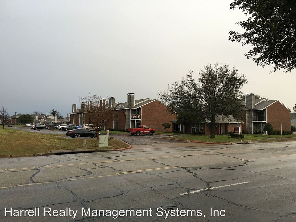 1st image of 225 Londonderry Dr APT 101