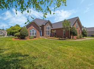 738 Starpoint Dr, Gallatin, TN 37066