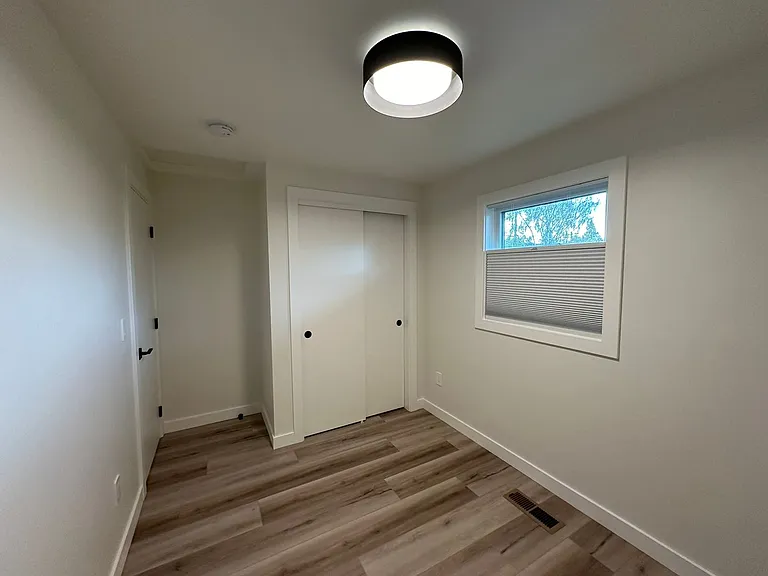 1019 Wilson St — Photo 16