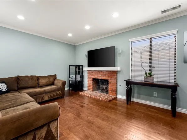 939 W 19th St, Costa Mesa, CA 92627