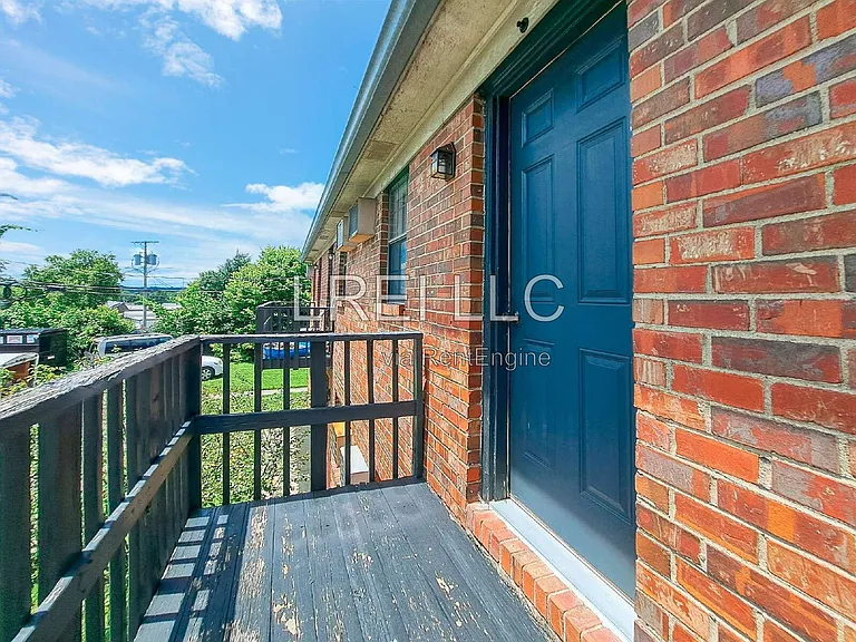 176 Thistlewood Ave #10 — Photo 8
