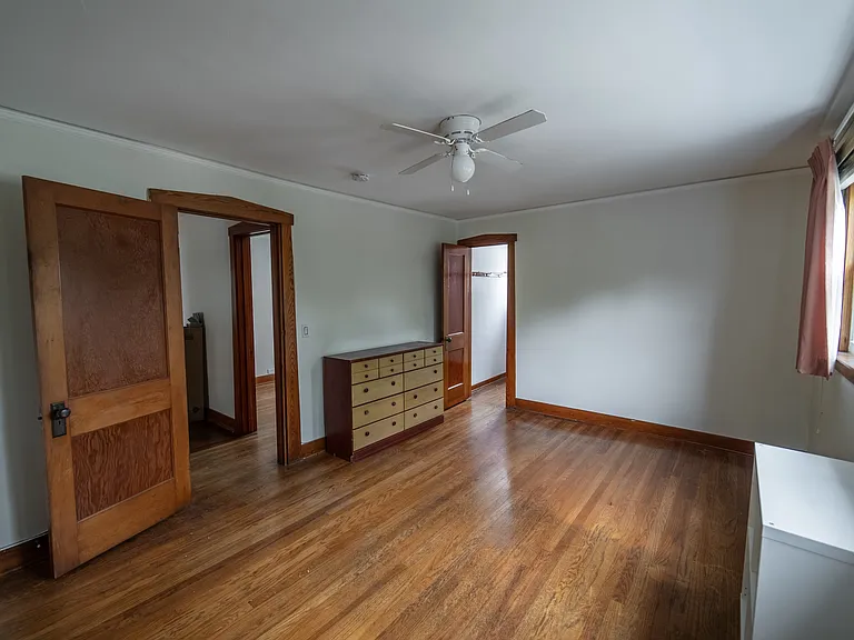 1040 Lake Michigan Dr NW — Photo 15