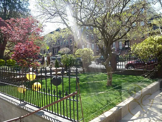 Rented by Dorsa Group | media 13