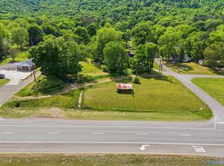 30 Knolton St, Paint Rock, AL 35764