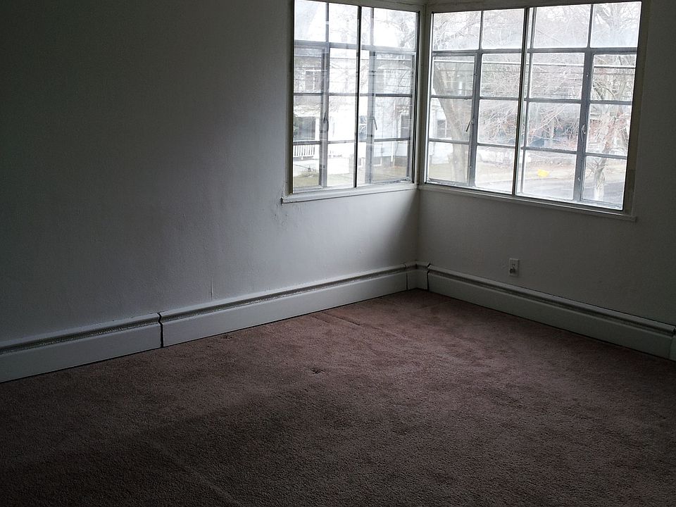 2nd image of 162 Chapin St APT 321