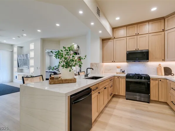 32 E Serene Ave Unit 207, Las Vegas, NV 89123