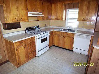 2nd image of 1143 E Watchorn Ave