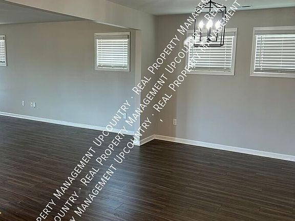 4th image of 3002 Margaret Ct