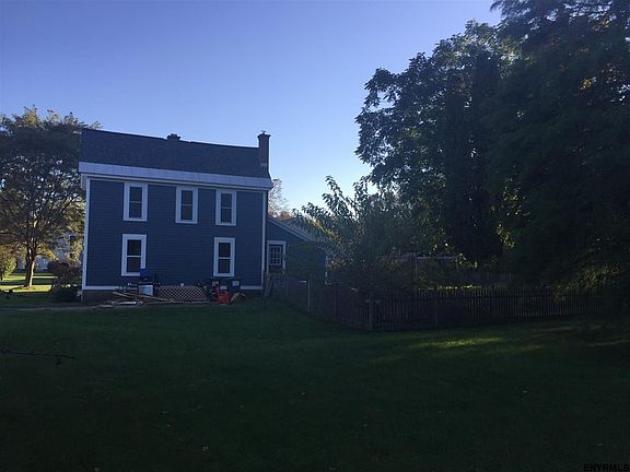 2nd image of 944 Main St