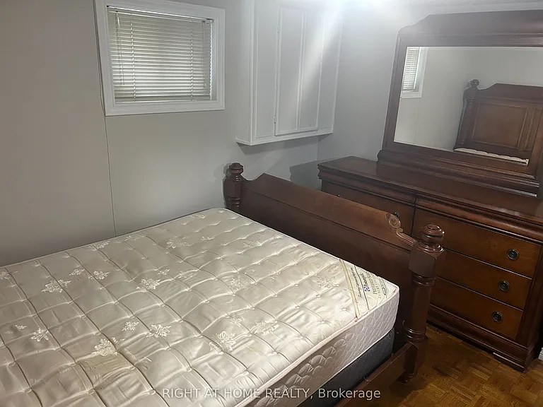 41 Deerhurst Ave — Photo 12