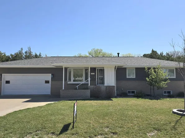 2706 Hillcrest Dr, Hays, KS 67601