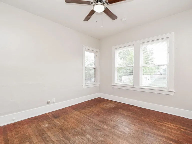 5049 Jefferson St #B — Photo 24