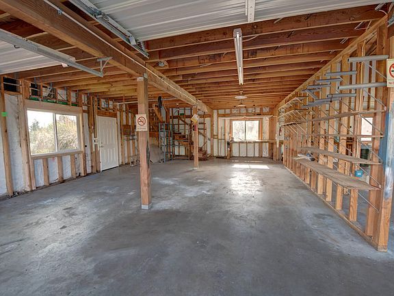 5th image of 1506 NE Yaquina Heights Dr