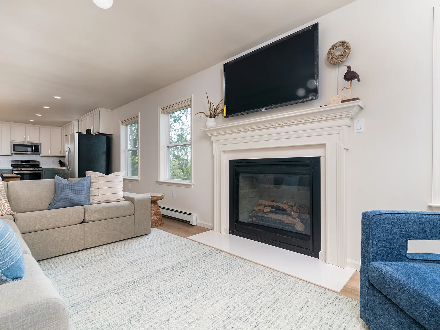 3 bed, 1318 sqft, $3,600 — Photo 3