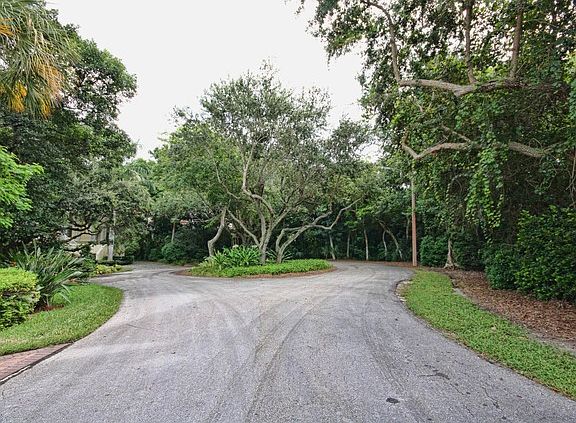 2nd image of 395 Gumbo Limbo Ln