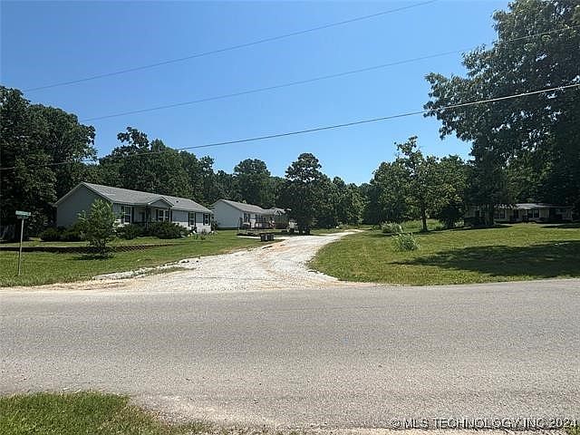 2nd image of 101 Hemingway Ave