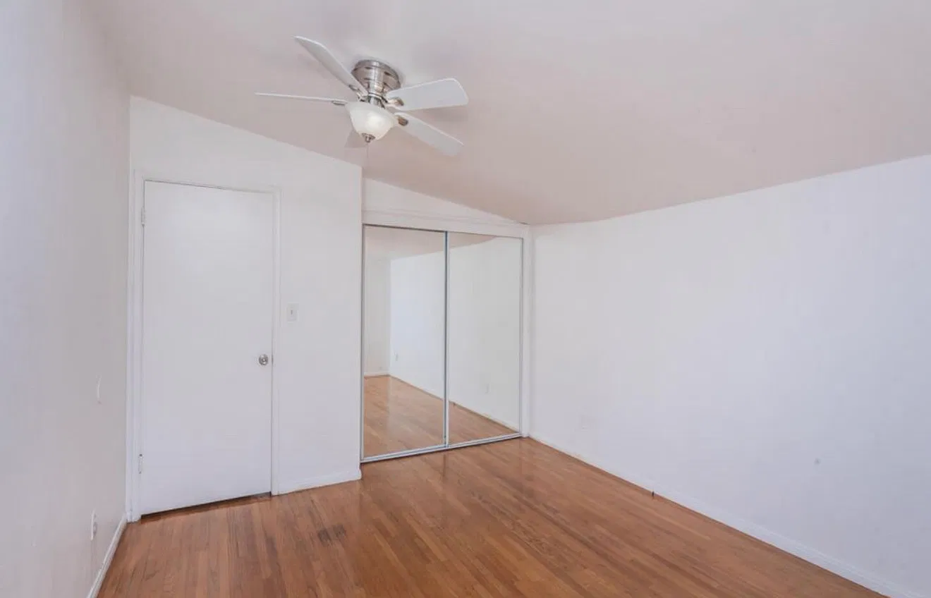 6 bed, 2265 sqft, $10,500 — Photo 1