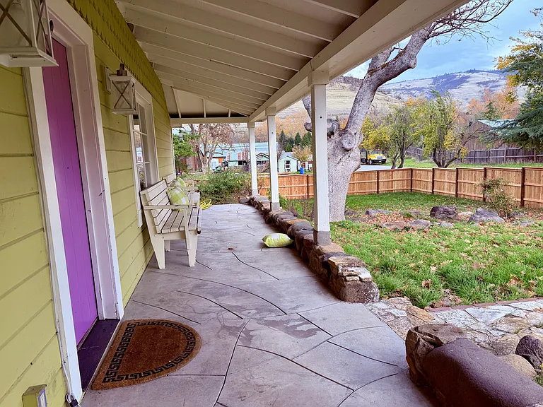 2099 Emigrant Creek Rd — Photo 21