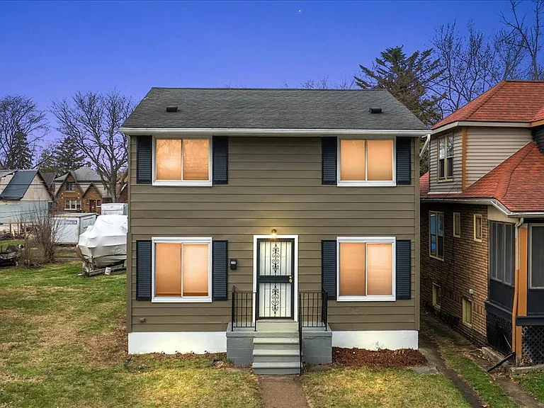219 Ashland St — Photo 1