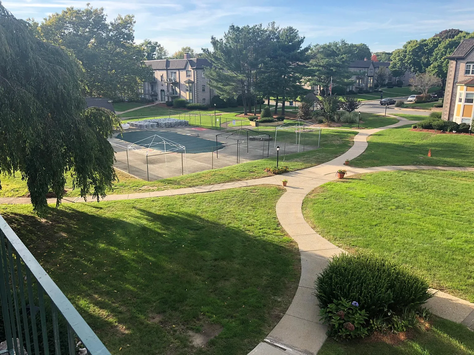 2 bed, 890 sqft, $2,200 — Photo 2