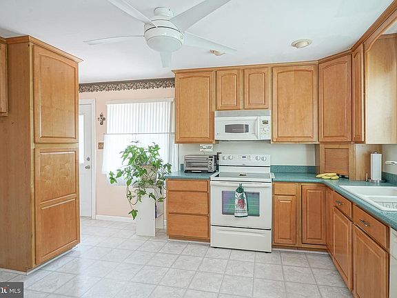 5th image of 110 Haddon Ave