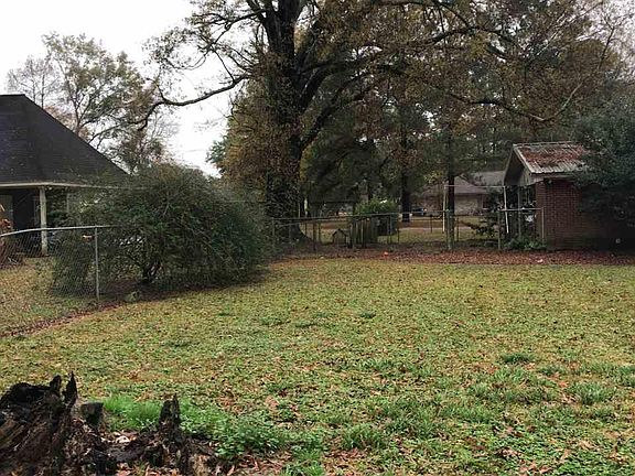 4th image of 2910 Landmor Dr