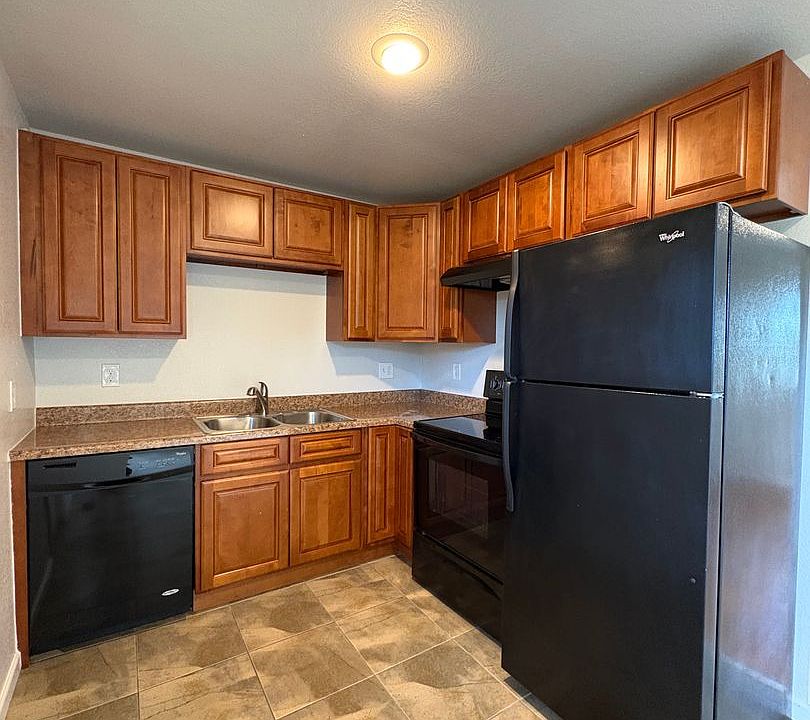 1st image of 3230 W 55th Pl #2