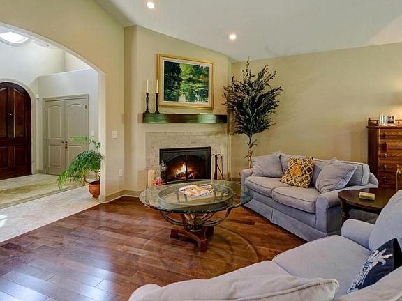 5th image of 7118 Tuscany Dr