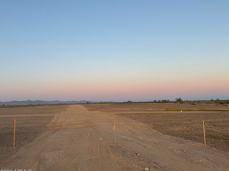 1st image of 375TH N of Montebello Avenue #5