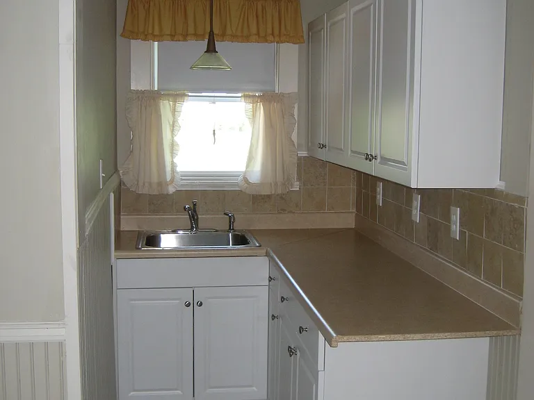 637 Wood St #2 — Photo 5