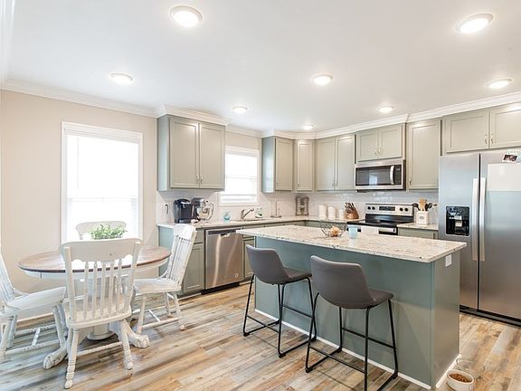 5th image of 3679 Deidra Miller Cir