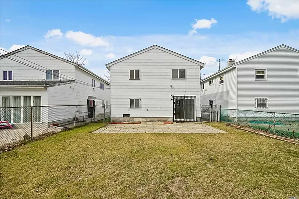 Sold by Century 21 Amiable Realty Group II Inc | media 19