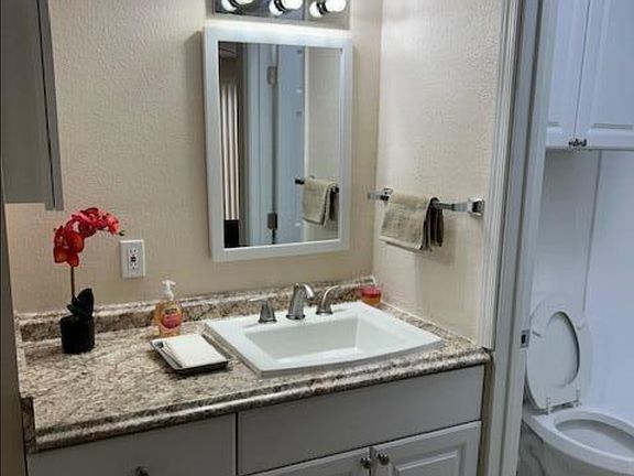 5th image of 1622 E Campbell Ave E APT E