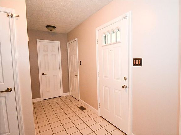 3rd image of 8464 Southern Springs Dr